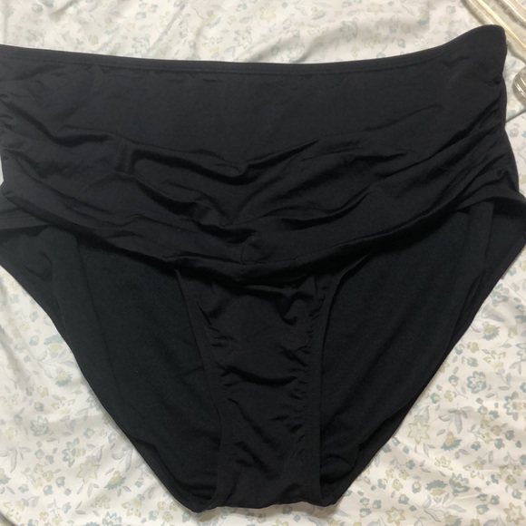 Bikini Set - Picture 8 of 12